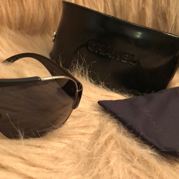 Chanel sunglasses - Picture 5 of 6